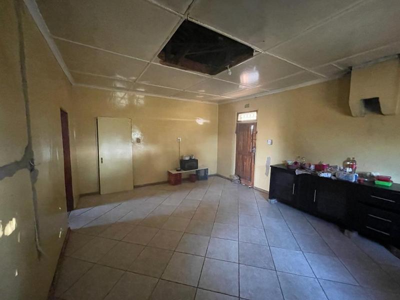 5 Bedroom Property for Sale in Mabopane North West